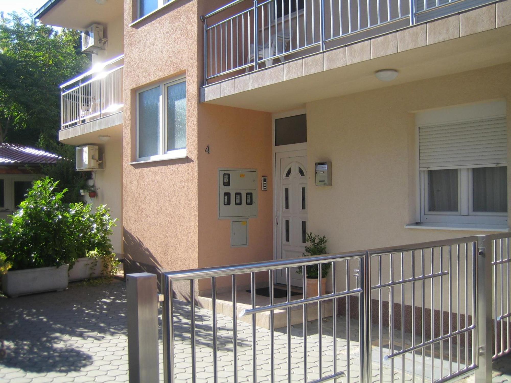 Apartman Mona Mostar Extérieur photo